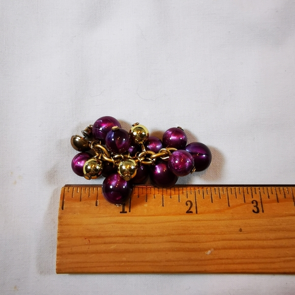 Vintage Purple and Gold Tone Grape Cluster Pierced Earrings - Picture 14 of 14